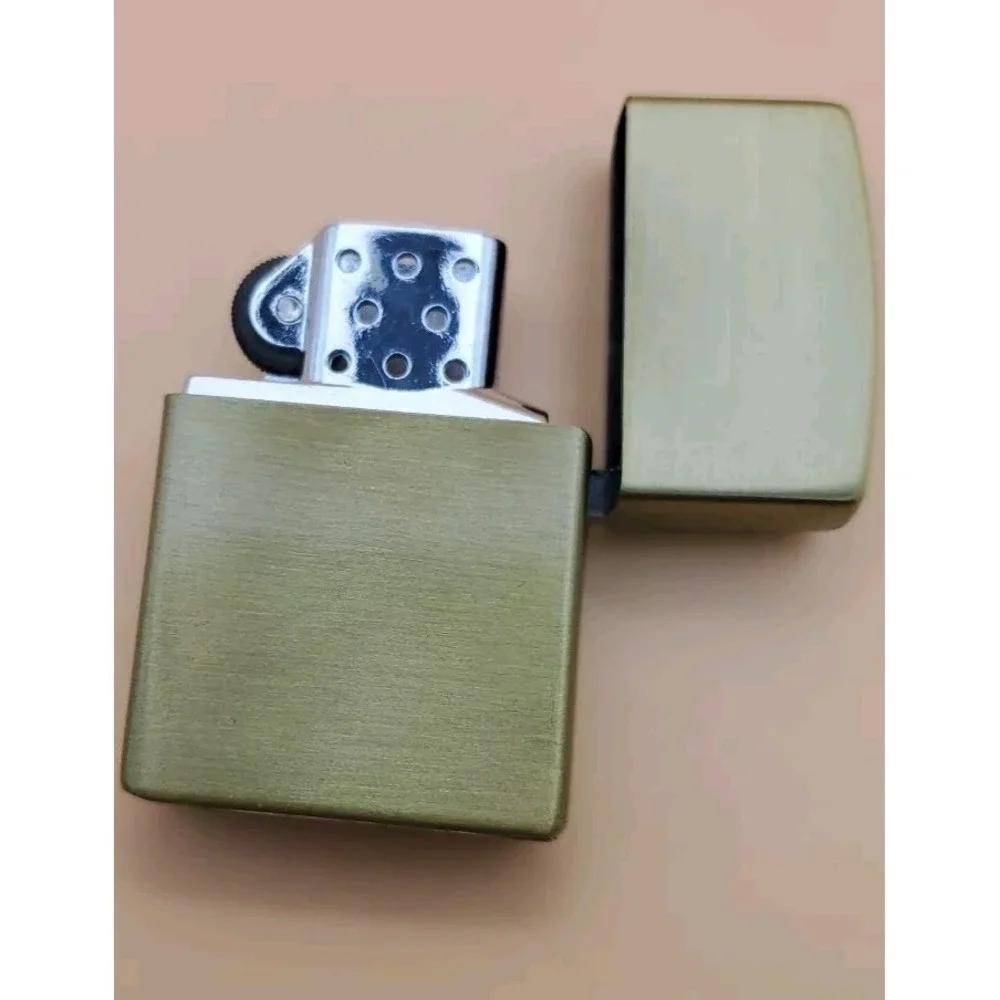 New Retro Butane Brass Tone 3D Skull Lighter, Soft Flame